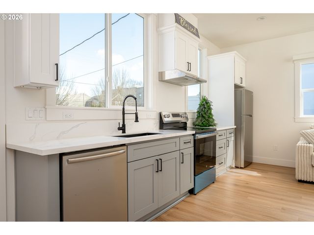 236 Ne Sacramento St, Portland, OR 97212