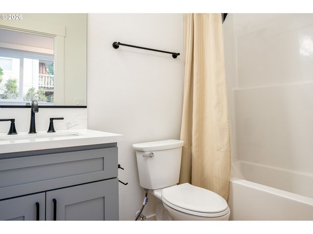 236 Ne Sacramento St, Portland, OR 97212