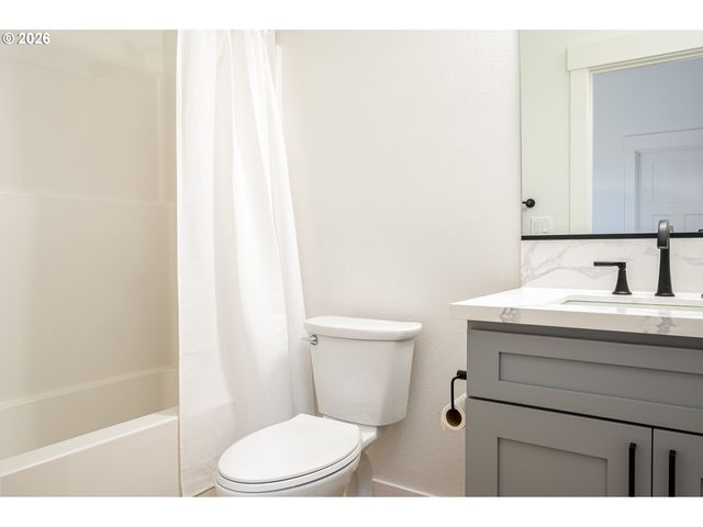 236 Ne Sacramento St, Portland, OR 97212