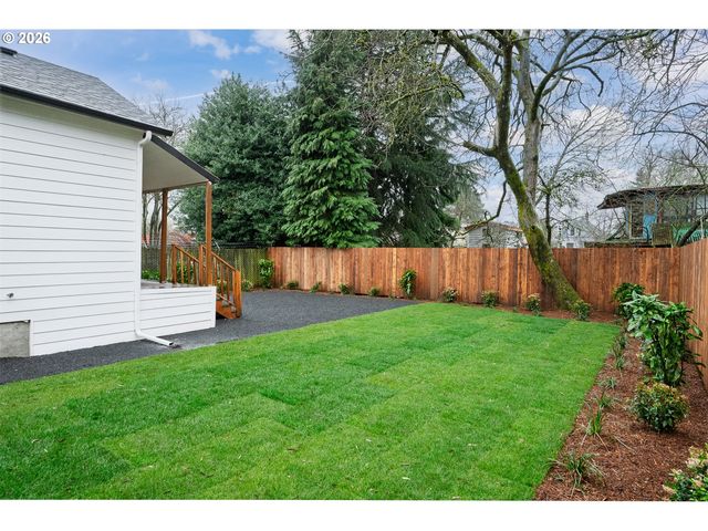 236 Ne Sacramento St, Portland, OR 97212