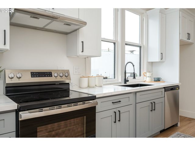 236 Ne Sacramento St, Portland, OR 97212