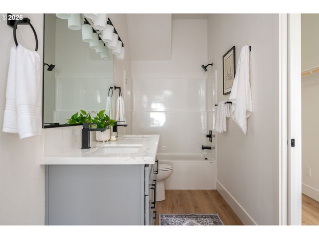 236 Ne Sacramento St, Portland, OR 97212