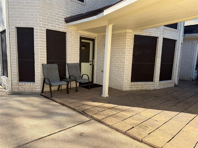 205 Rustic Oaks Drive, League City, TX 77573