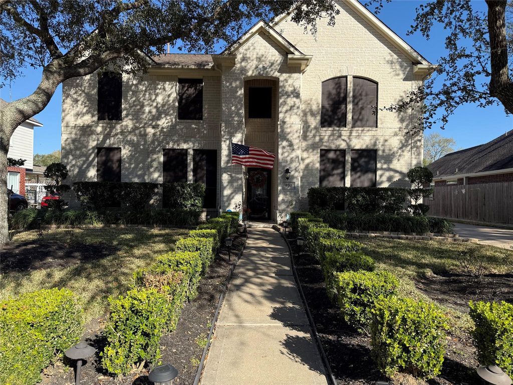 205 Rustic Oaks Drive, League City, TX 77573