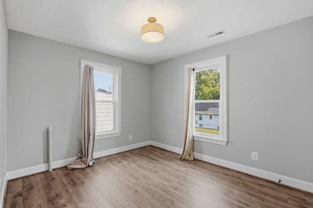 4933 MINNESOTA AVE NE, Washington, DC 20019