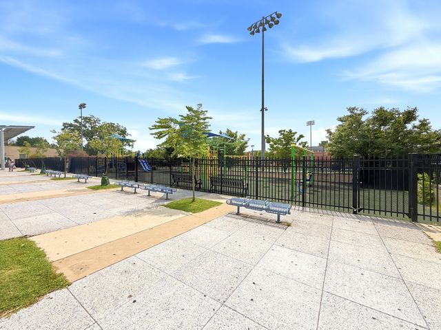 4933 MINNESOTA AVE NE, Washington, DC 20019