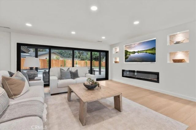 2000 Redondo, Fullerton, CA 92835