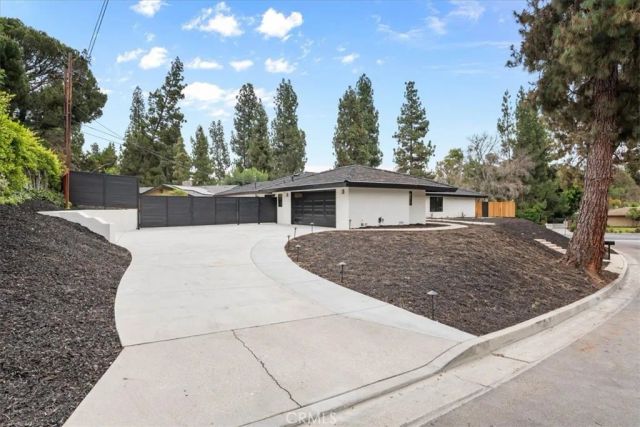 2000 Redondo, Fullerton, CA 92835