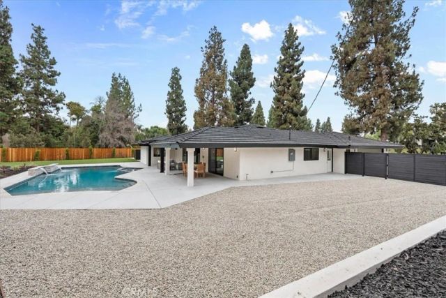 2000 Redondo, Fullerton, CA 92835