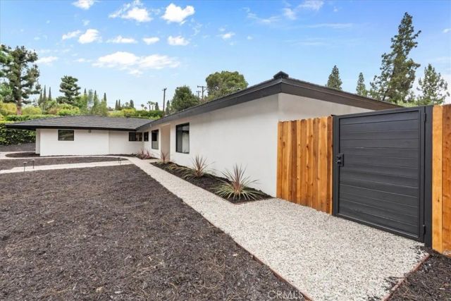 2000 Redondo, Fullerton, CA 92835
