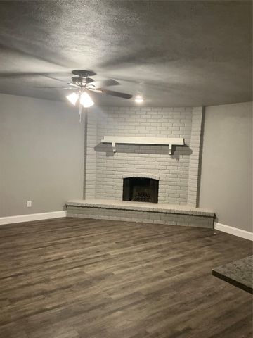 6951 Newberry Court W, Fort Worth, TX 76120