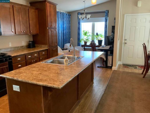 35 Cayuga St., Oakley, CA 94561