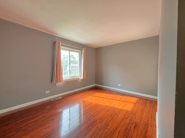 8113 Norwood Court, Woodridge, IL 60517