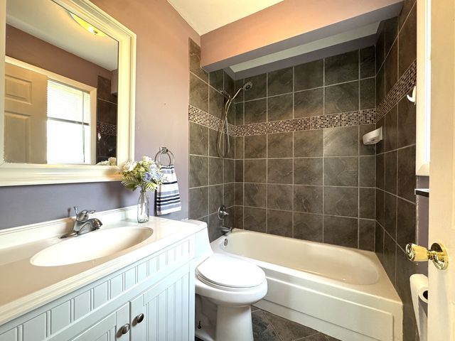 8113 Norwood Court, Woodridge, IL 60517