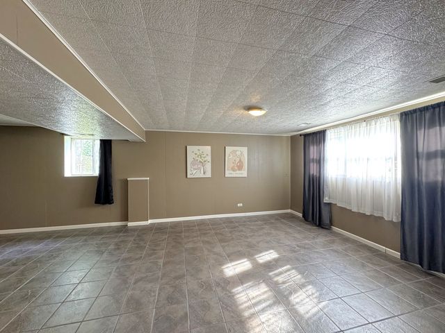 8113 Norwood Court, Woodridge, IL 60517