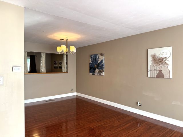 8113 Norwood Court, Woodridge, IL 60517