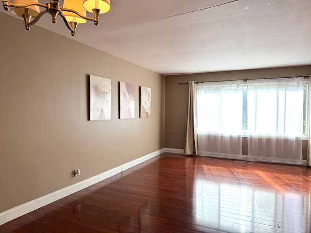 8113 Norwood Court, Woodridge, IL 60517