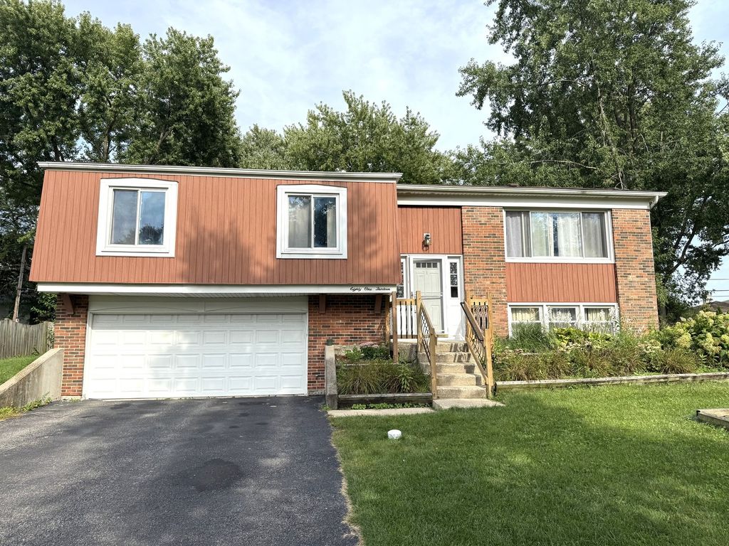 8113 Norwood Court, Woodridge, IL 60517