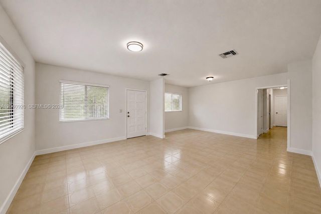 8636 NW 35th Place A, Miami, FL 33147