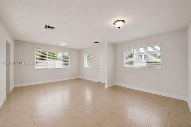 8636 NW 35th Place A, Miami, FL 33147