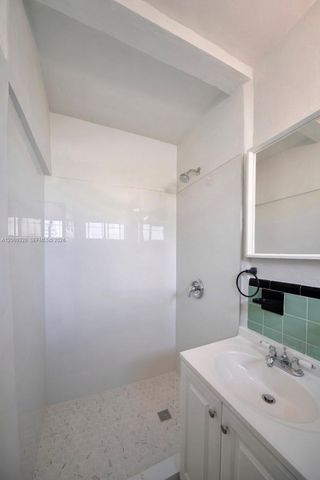 8636 NW 35th Place A, Miami, FL 33147