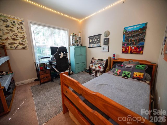 1392 21st Avenue NE, Hickory, NC 28601
