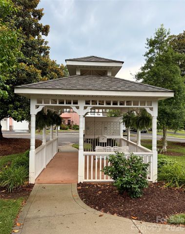 1392 21st Avenue NE, Hickory, NC 28601