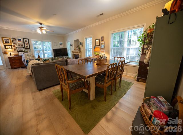 1392 21st Avenue NE, Hickory, NC 28601