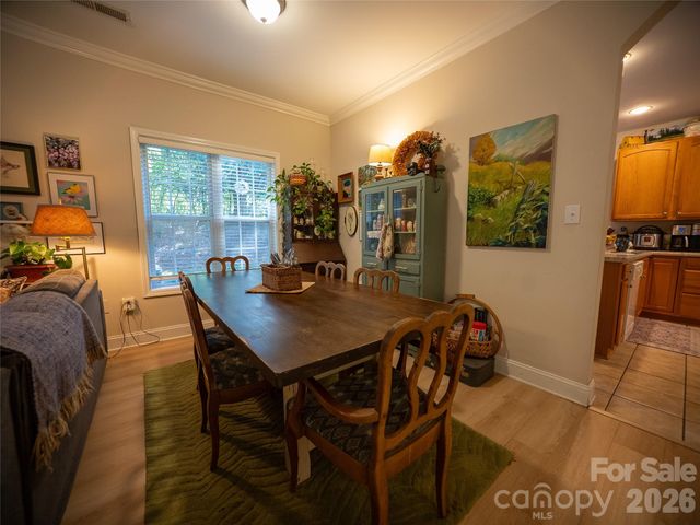 1392 21st Avenue NE, Hickory, NC 28601
