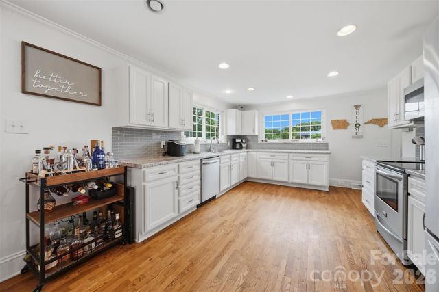 3526 16th Street NE, Hickory, NC 28601