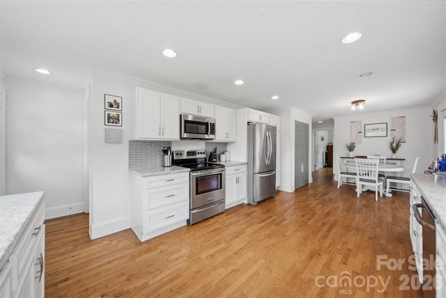 3526 16th Street NE, Hickory, NC 28601