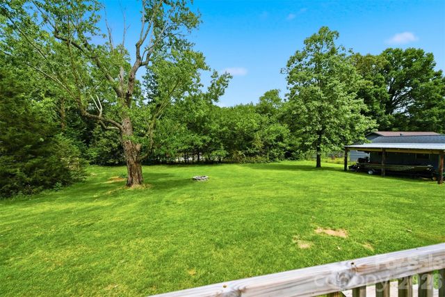 3526 16th Street NE, Hickory, NC 28601