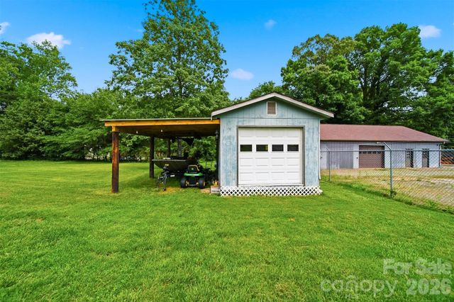 3526 16th Street NE, Hickory, NC 28601
