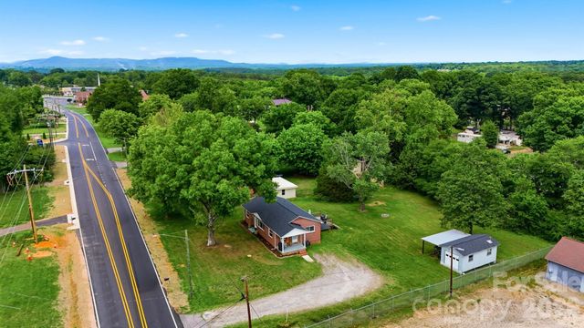 3526 16th Street NE, Hickory, NC 28601