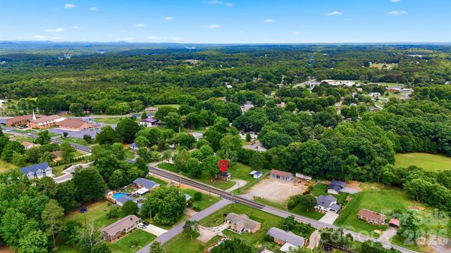 3526 16th Street NE, Hickory, NC 28601