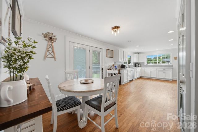 3526 16th Street NE, Hickory, NC 28601