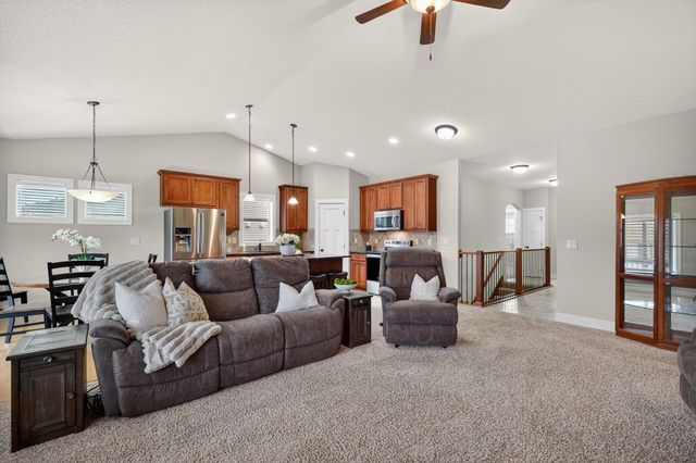 4207 159th Street, Urbandale, IA 50323