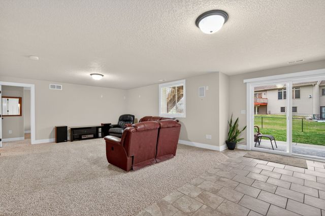 4207 159th Street, Urbandale, IA 50323