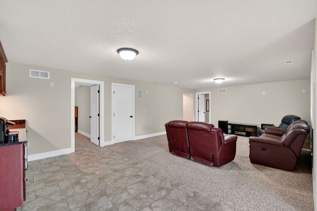 4207 159th Street, Urbandale, IA 50323