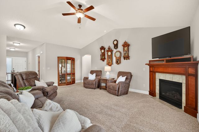 4207 159th Street, Urbandale, IA 50323