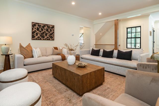 1565 Berkshire Road, Columbus, OH 43221