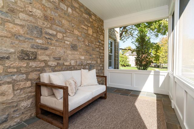 1565 Berkshire Road, Columbus, OH 43221