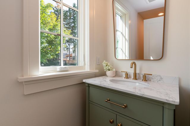 1565 Berkshire Road, Columbus, OH 43221