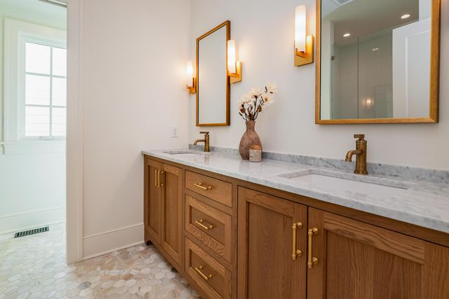 1565 Berkshire Road, Columbus, OH 43221