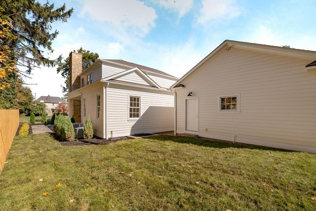 1565 Berkshire Road, Columbus, OH 43221