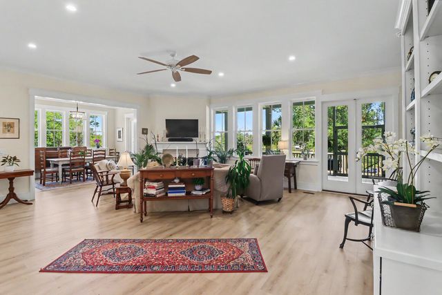 374 Commonwealth Road, Mount Pleasant, SC 29466