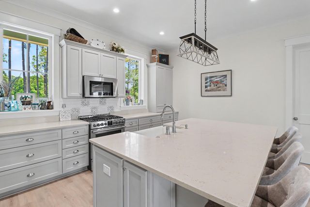 374 Commonwealth Road, Mount Pleasant, SC 29466