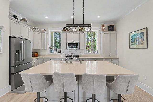 374 Commonwealth Road, Mount Pleasant, SC 29466
