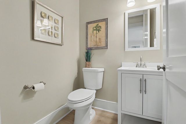 374 Commonwealth Road, Mount Pleasant, SC 29466