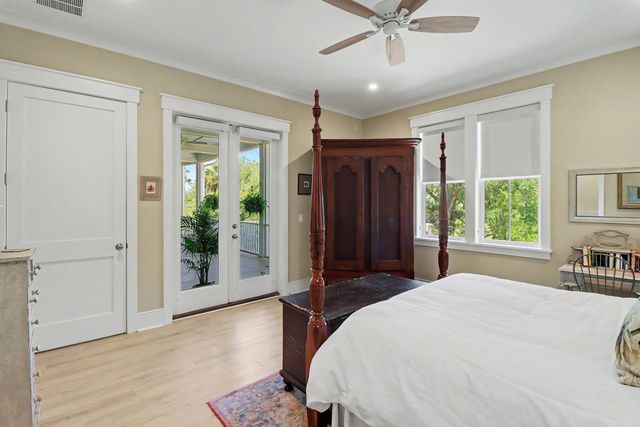 374 Commonwealth Road, Mount Pleasant, SC 29466